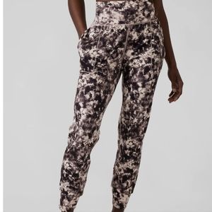 Athleta L salutation jogger